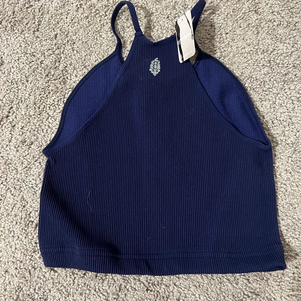 FREE PEOPLE HAPPINESS RUNS CROP - Picture 5 of 7